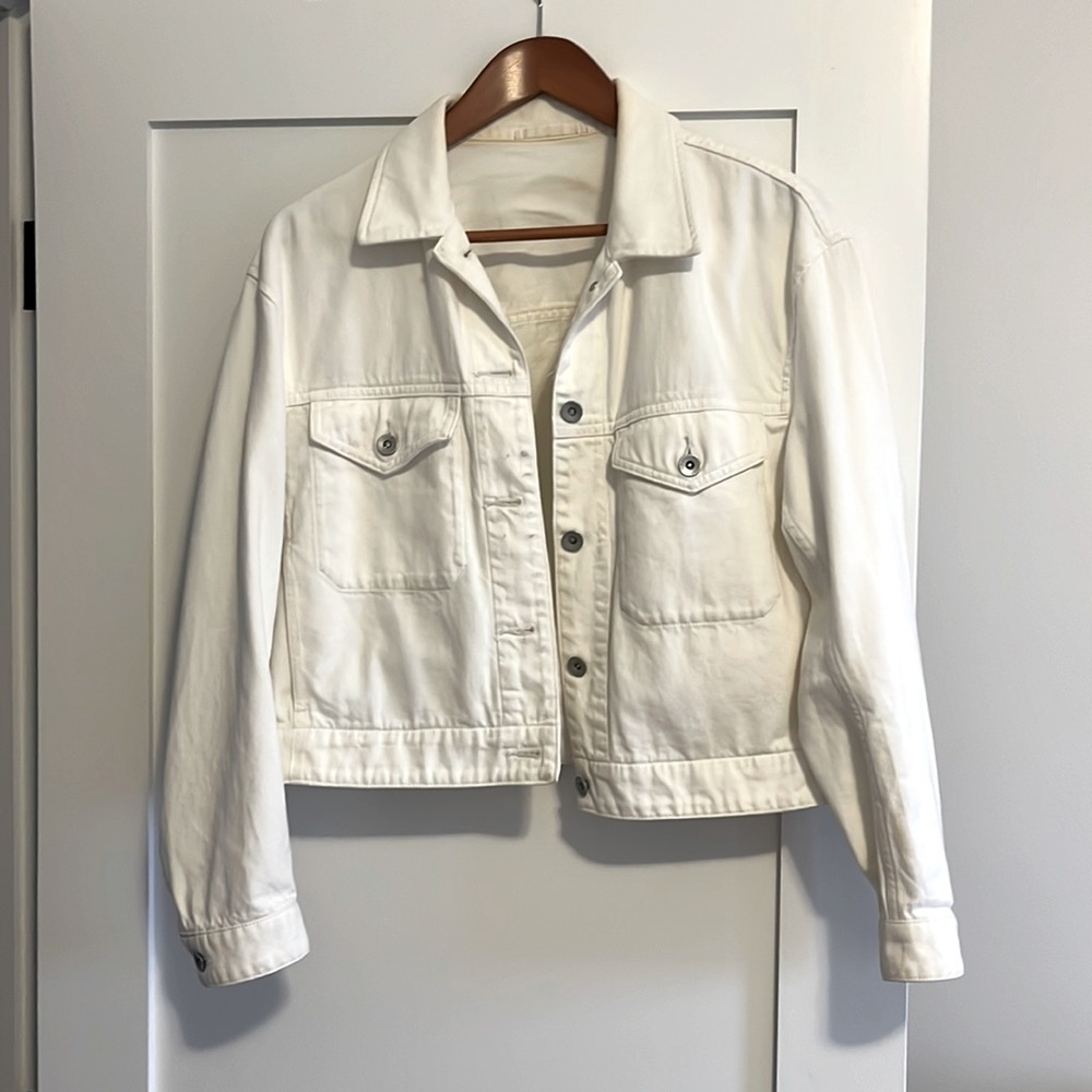 UNIQLO WHITE DENIM JACKET